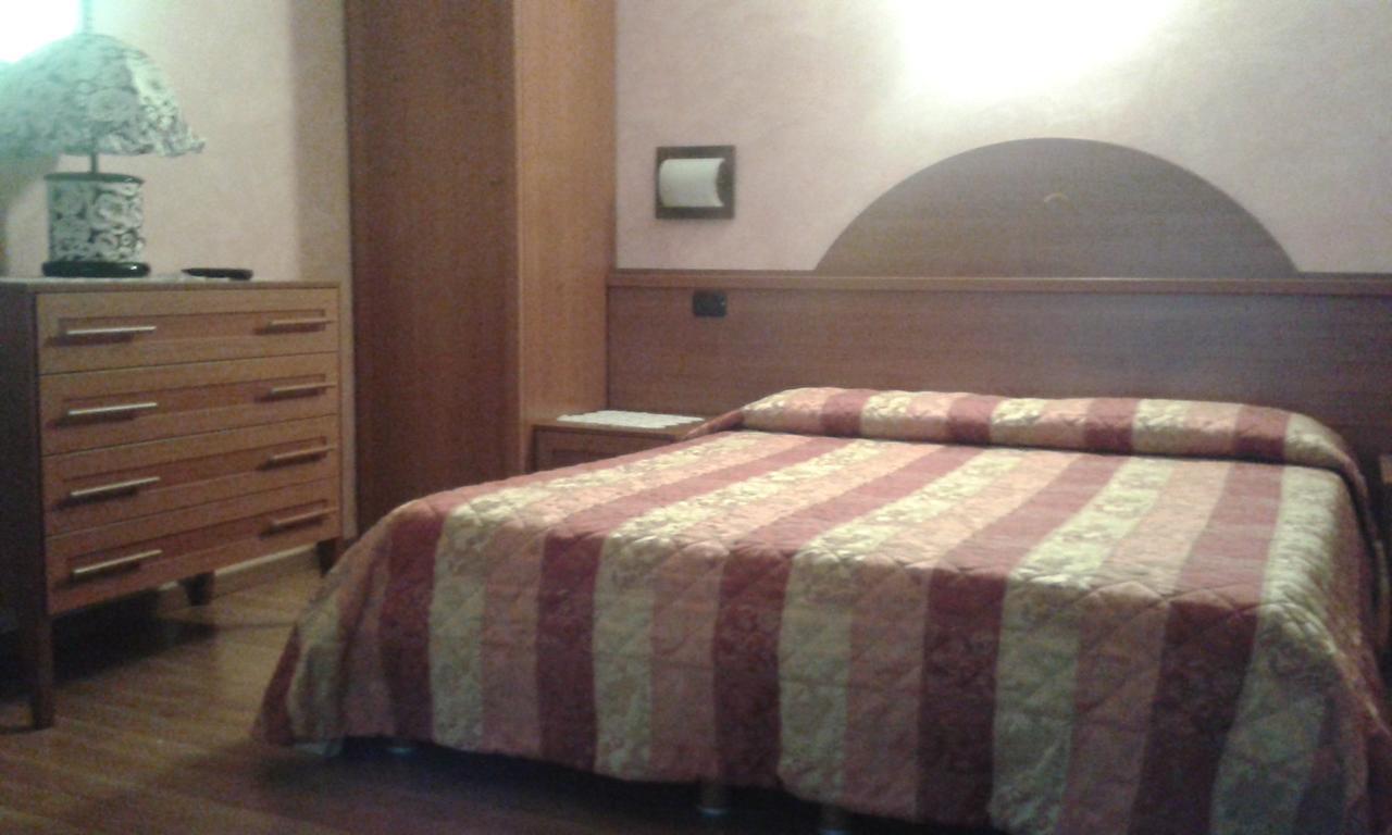 Hotel Cristallo Cerreto Laghi Habitación foto