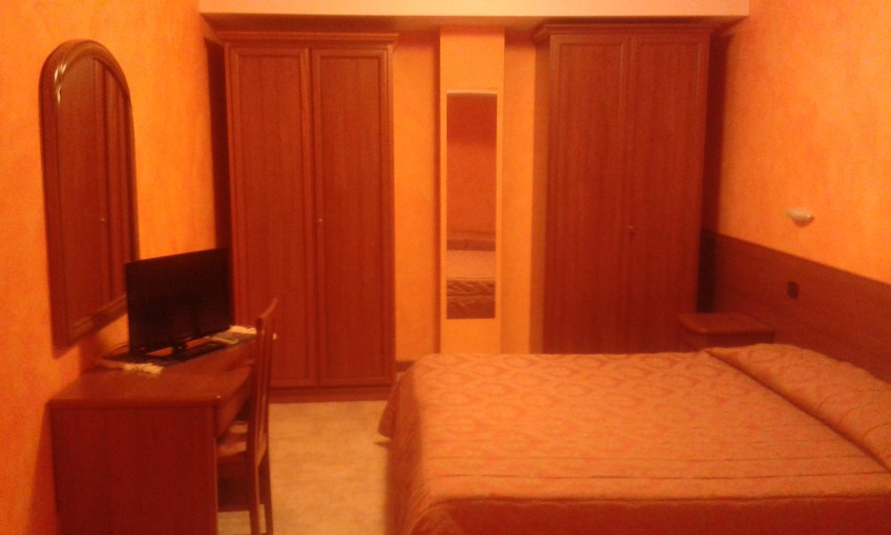 Hotel Cristallo Cerreto Laghi Habitación foto