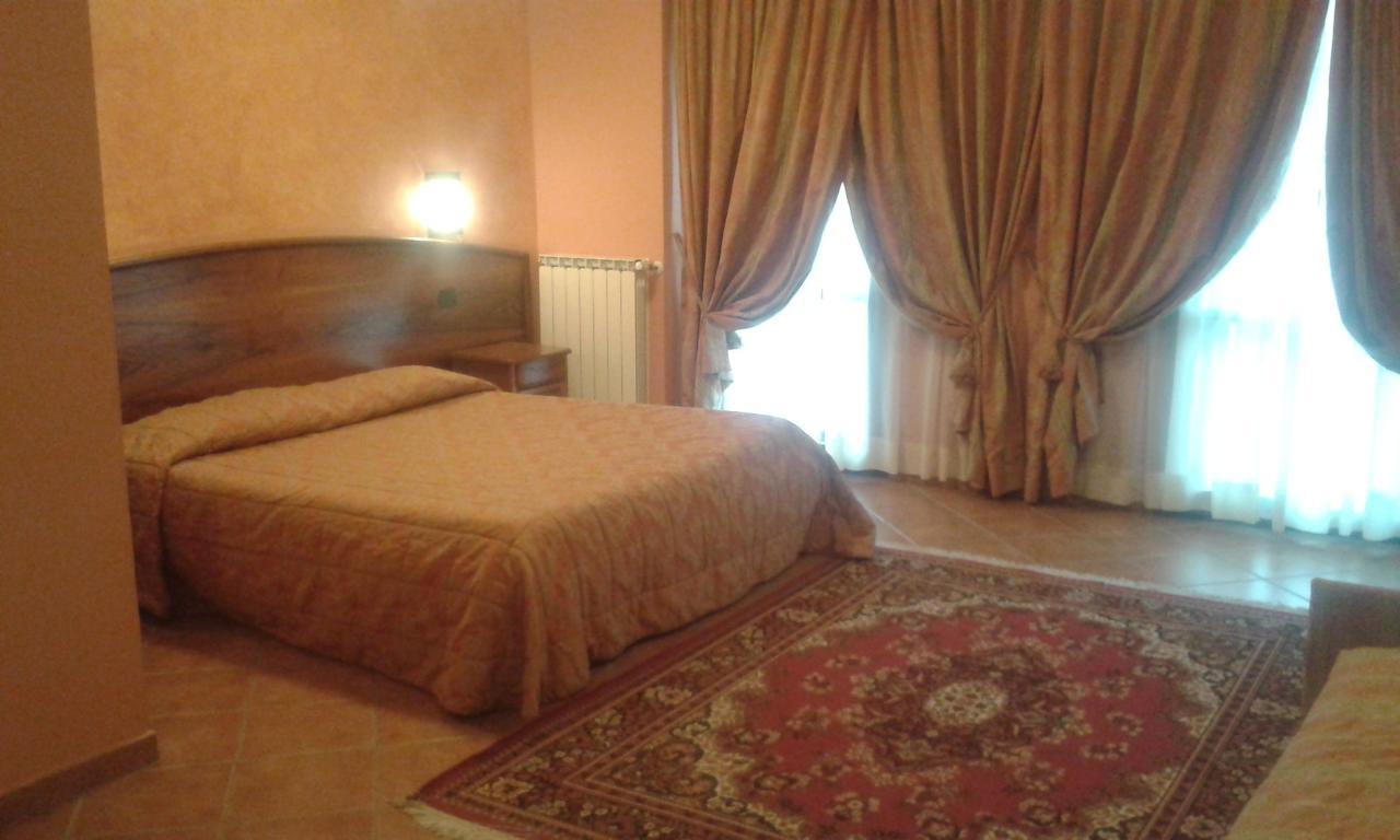 Hotel Cristallo Cerreto Laghi Habitación foto